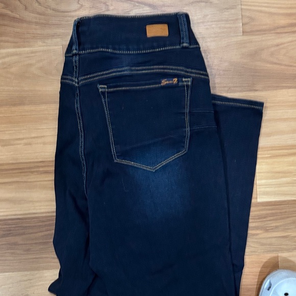 Seven7 High Rise Dark Indigo Women’s Jeans NWOT - Picture 2 of 2
